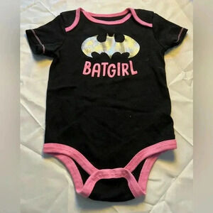 BATMAN | baby girl BATGIRL onesie. Size: 18M
